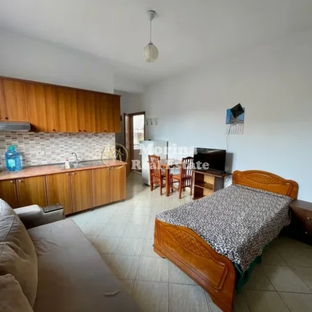 Tirane, jepet me qera garsonier Kati 2, 35 m² 250 € (Allias)