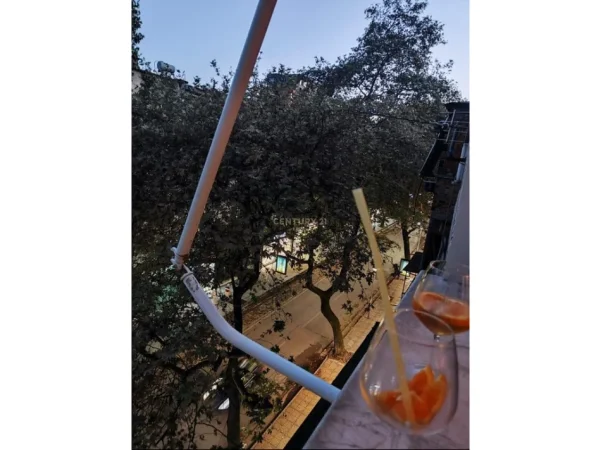 Tirane, jepet me qera apartament 1+1 Kati 5, 60 m² 550 € (Myslym Shyri)