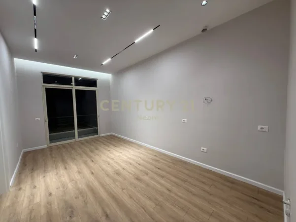 Tirane, shitet apartament 1+1 Kati 2, 76 m² 125.000 € 