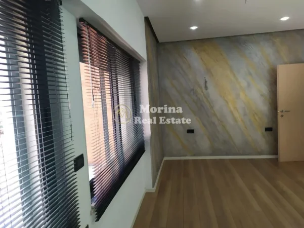 Tirane, jepet me qera ambjent biznesi Kati 2, 80 m² 950 € (Blloku)