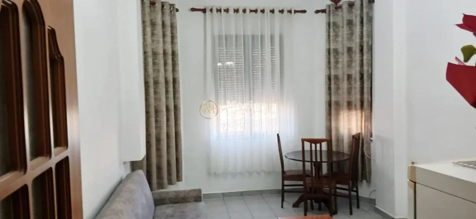 Tirane, jepet me qera apartament 1+1 Kati 4, 60 m² 600 € (Brigada 8 /Kafe Roma)