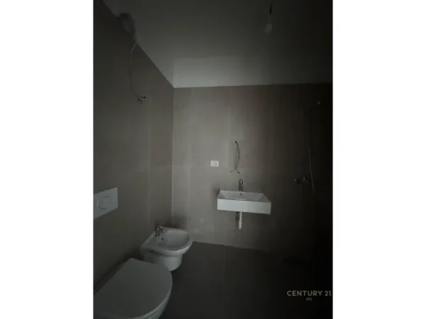 Tirane, shitet apartament 1+1 Kati 2, 56 m² 92.000 € 