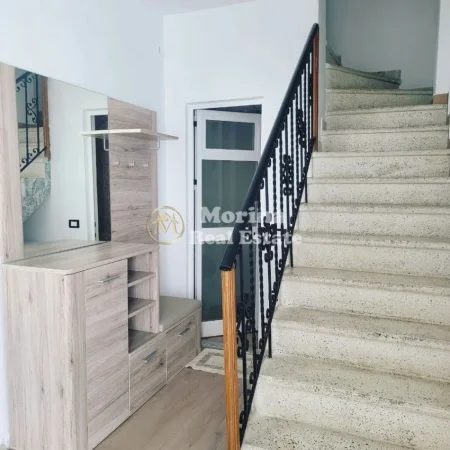 Tirane, jepet me qera apartament duplex 1+1 Kati 2, 160 m² 550 € (Ali Demi)