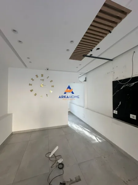 Tirane, jepet me qera ambjent biznesi Kati 0, 60 m² 1.359 € 