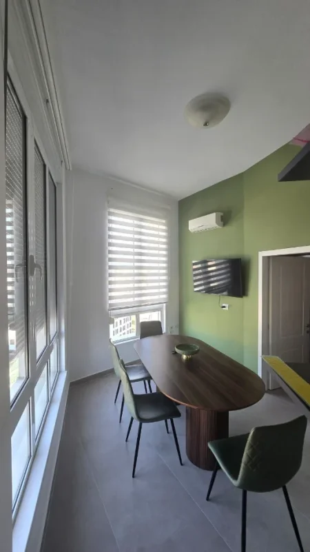 Tirane, jepet me qera zyre Kati 8, 10 m² 150 € (RRUGA NDRE MJEDA)