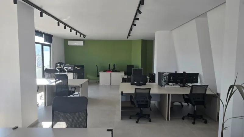 Tirane, jepet me qera zyre Kati 8, 10 m² 150 € (RRUGA NDRE MJEDA)