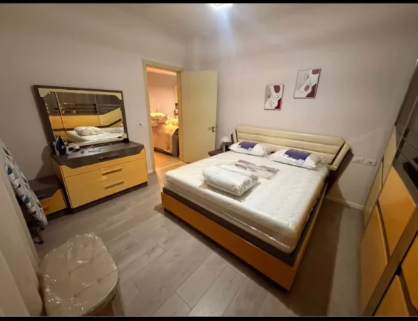 Tirane, jepet me qera apartament 1+1+Ballkon Kati 2, 72 m² 570 € (Don Bosko)