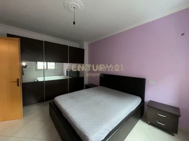 Durres, jepet me qera apartament Kati 1, 95 m² 400 € (Lagjia 8, Durres)