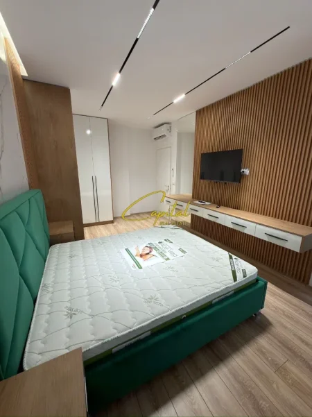 Tirane, jepet me qera apartament 2+1 Kati 7, 100 m² 1.200 € (KOMUNA E PARISIT)