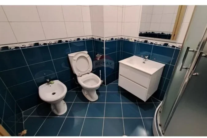 Tirane, jepet me qera apartament 2+1 Kati 5, 80 m² 650 € (Rruga Haxhi Hysendalliu)