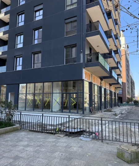 Tirane, jepet me qera dyqan Kati 0, 500 m² 12.500 € (RRUGA EGNATIA)