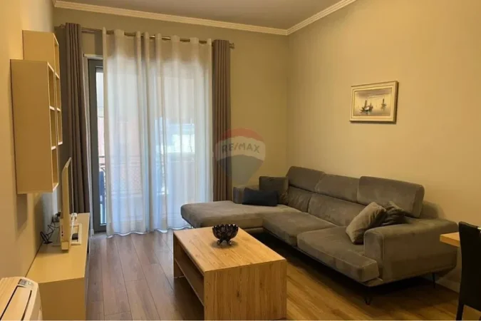Tirane, jepet me qera apartament 1+1+Aneks+Ballkon Kati 4, 79 m² 750 € (Kompleksi Delijorgji)