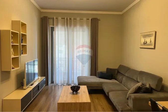 Tirane, jepet me qera apartament 1+1+Aneks+Ballkon Kati 4, 79 m² 750 € (Kompleksi Delijorgji)