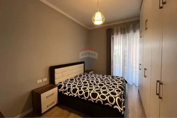 Tirane, jepet me qera apartament 1+1+Aneks+Ballkon Kati 4, 79 m² 750 € (Kompleksi Delijorgji)