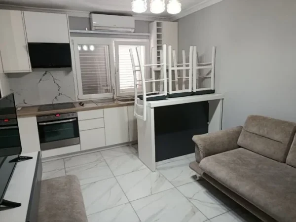 Tirane, shitet apartament 1+1+Aneks+Ballkon Kati 3, 90 m² 220.000 € (Selvia, Rruga e Dibres)