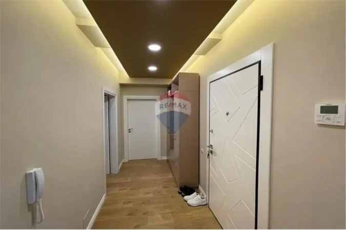 Tirane, jepet me qera apartament 2+1+Aneks+Ballkon Kati 2, 100 m² 900 € (Selvia)