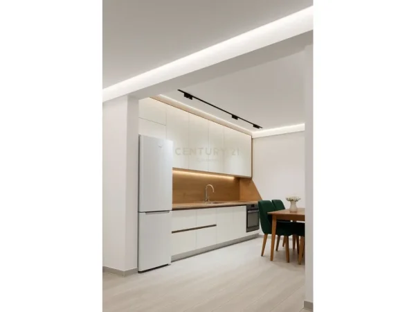 Durres, jepet me qera Vile 2+1+Aneks+Ballkon Kati 2, 145 m² 2.000 € 