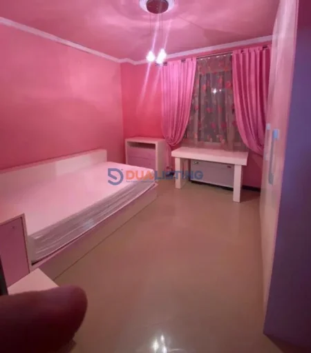 Tirane, jepet me qera apartament 2+1 , 550 € (Vilat Gjermane)