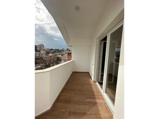 Durres, jap me qera apartament 1+1 Kati 4, 120 m² 400 € 