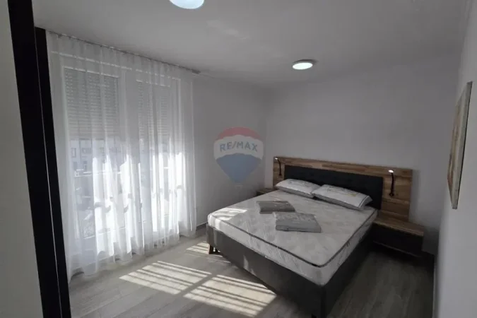 Tirane, jepet me qera apartament 2+1+Ballkon Kati 6, 80 m² 900 € (Bulevardi Ri)