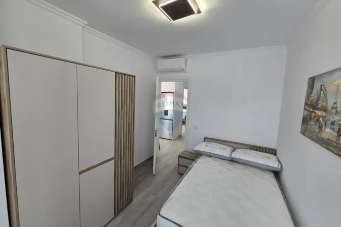 Tirane, jepet me qera apartament 2+1+Ballkon Kati 6, 80 m² 900 € (Bulevardi Ri)