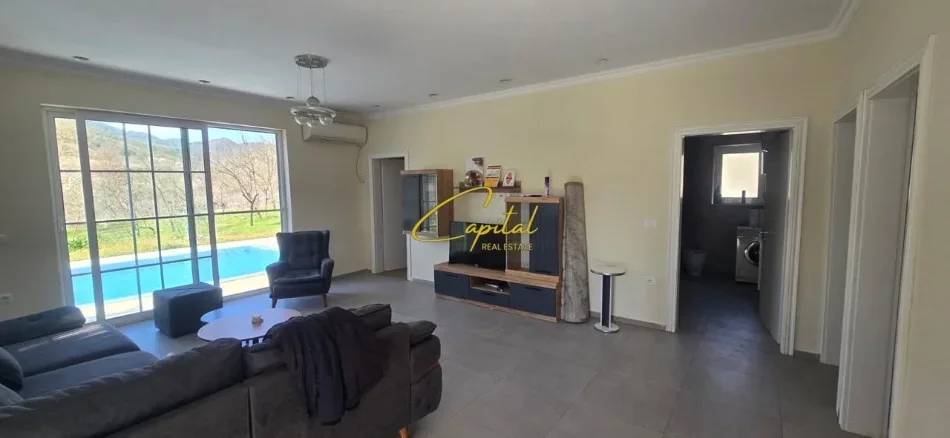 Tirane, jepet me qera Vile 3+1 Kati 1, 135m² 1.000 € (BALDUSHK)