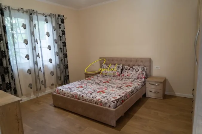 Tirane, jepet me qera Vile 3+1 Kati 1, 135m² 1.000 € (BALDUSHK)