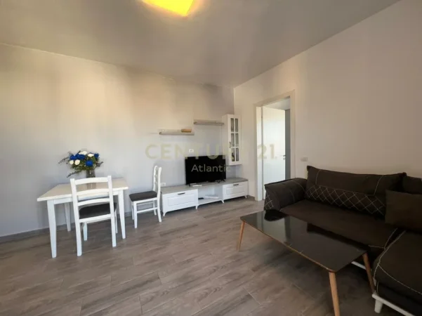 Durres, jepet me qera apartament 1+1 Kati 5, 70 m² 350 € (Plazh,Iliria)