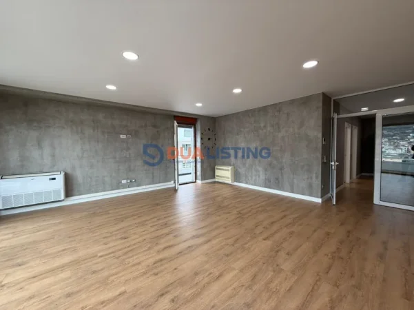Tirane, jepet me qera zyre , 200 m² 2.700 € (Delijorgji)