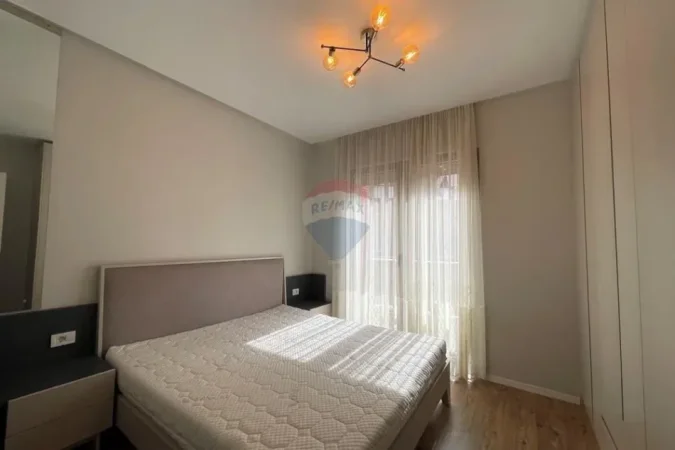 Tirane, jepet me qera apartament 1+1+Aneks+Ballkon Kati 5, 75 m² 830 € (Kompleksi Delijorgji)
