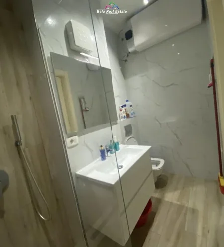 Tirane, jepet me qera apartament 2+1 Kati 3, 86 m² 750 € (pazari i ri)