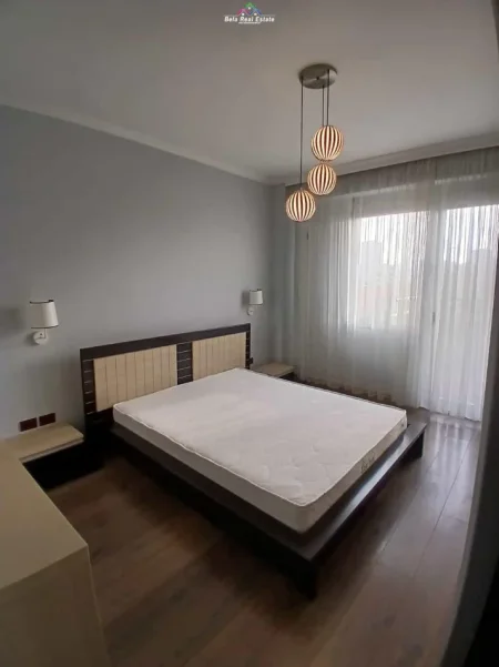 Tirane, jepet me qera apartament 2+1 Kati 8, 120 m² 800 € (selvia)
