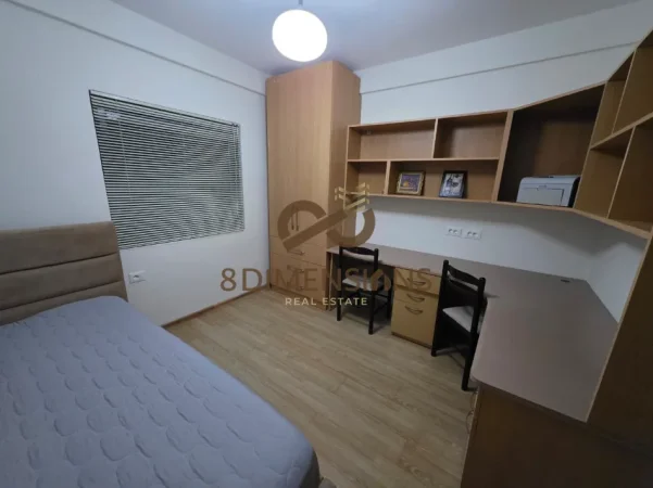 Jepet me qera apartament tek rrugen Mine Peza, me siperfaqe 120 m2, ne katin e trete. Tipologjia 4+1.