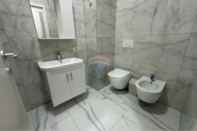 Tirane, jepet me qera apartament 1+1+Ballkon Kati 2, 80 m² 480 € (Siri Kodra)