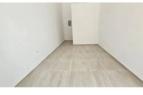 Tirane, jepet me qera dyqan Kati 0, 20 m² 350 €
