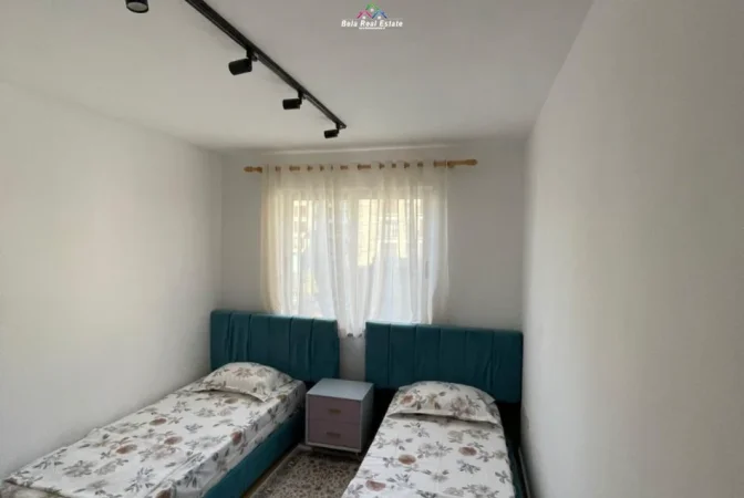 Tirane, jepet me qera apartament 2+1 Kati 4, 83 m² 780 € (Qender)