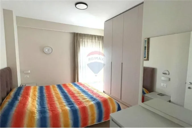 Tirane, jepet me qera apartament 2+1 Kati 5, 1.200 € (Myslym Shyri)
