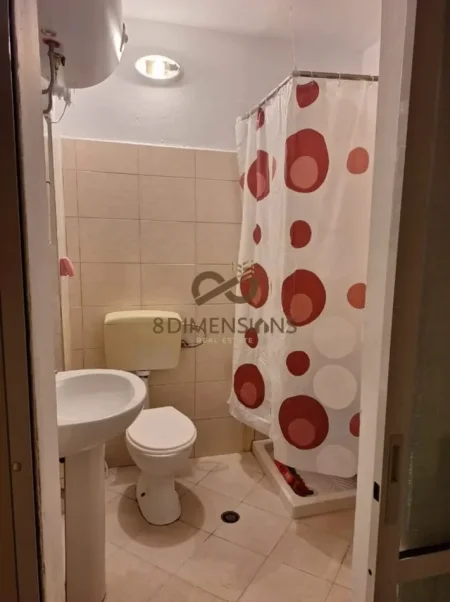Tirane, jepet me qera apartament 1+1 , 55 m² 420 € (myslym shyr)