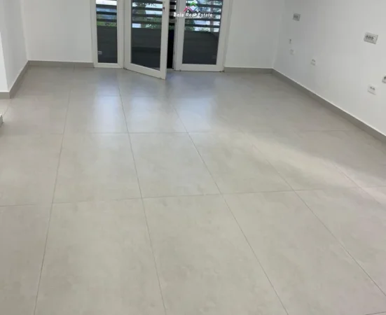 Tirane, jepet me qera dyqan Kati 1, 106 m² 1.040 € (dritan hoxha)