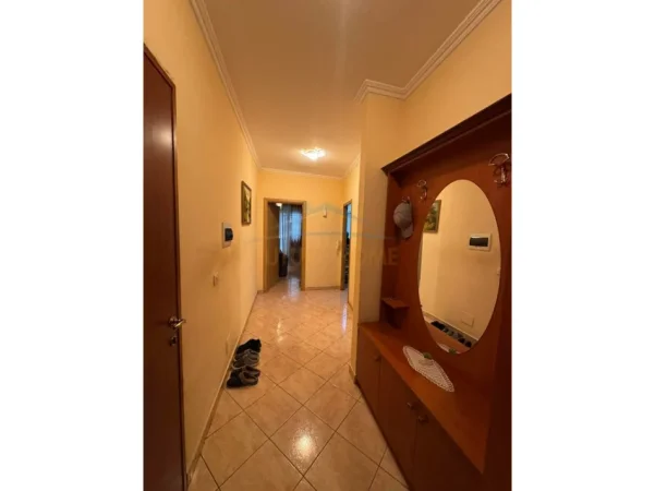 Tirane, shes apartament 2+1 Kati 5, 95 m² 130.000 € (Unaz e re)