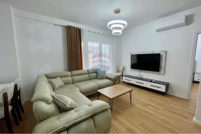 Tirane, jepet me qera apartament 1+1 Kati 6, 70 m² 700 € (Shehsi Karl Topia)