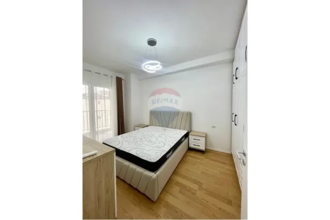 Tirane, jepet me qera apartament 1+1 Kati 6, 70 m² 700 € (Shehsi Karl Topia)