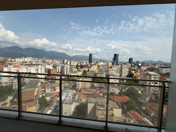 Tirane, jepet me qera zyre Kati 9, 116 m² 900 € (Mine Peza)