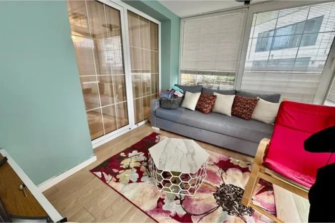 Tirane, jepet me qera apartament 2+1+Aneks+Ballkon Kati 2, 150 m² 1.900 € (Rruga e Kosovareve)