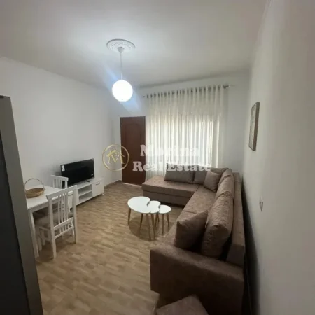Tirane, jepet me qera shtepi 1+1 Kati 2, 70 m² 320 € (Allias)