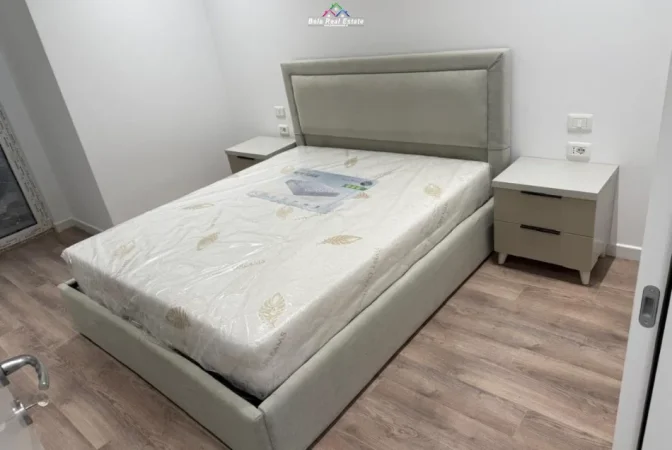 Tirane, jepet me qera apartament 1+1+Ballkon Kati 2, 81 m² 730 € (5 maji)