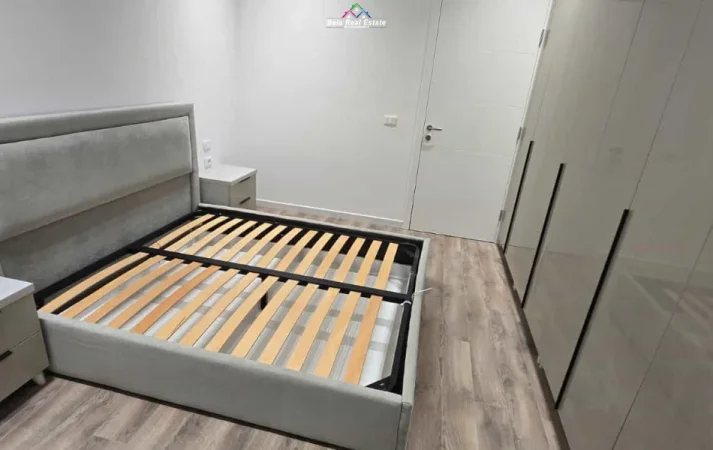 Tirane, jepet me qera apartament 1+1+Ballkon Kati 2, 81 m² 730 € (5 maji)