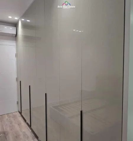 Tirane, jepet me qera apartament 1+1+Ballkon Kati 2, 81 m² 730 € (5 maji)