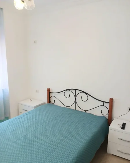 Tirane, jepet me qera apartament 2+1 Kati 2, 97 m² 520 € (Fresku)
