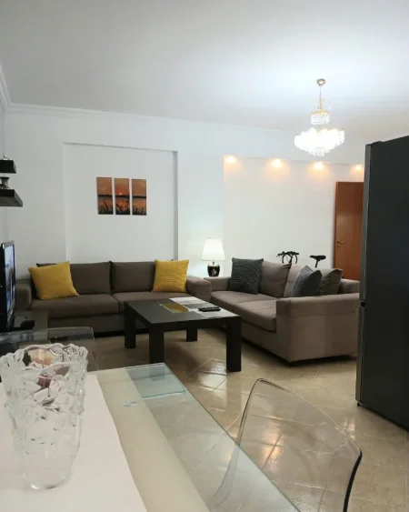 Tirane, jepet me qera apartament 2+1 Kati 2, 97 m² 520 € (Fresku)